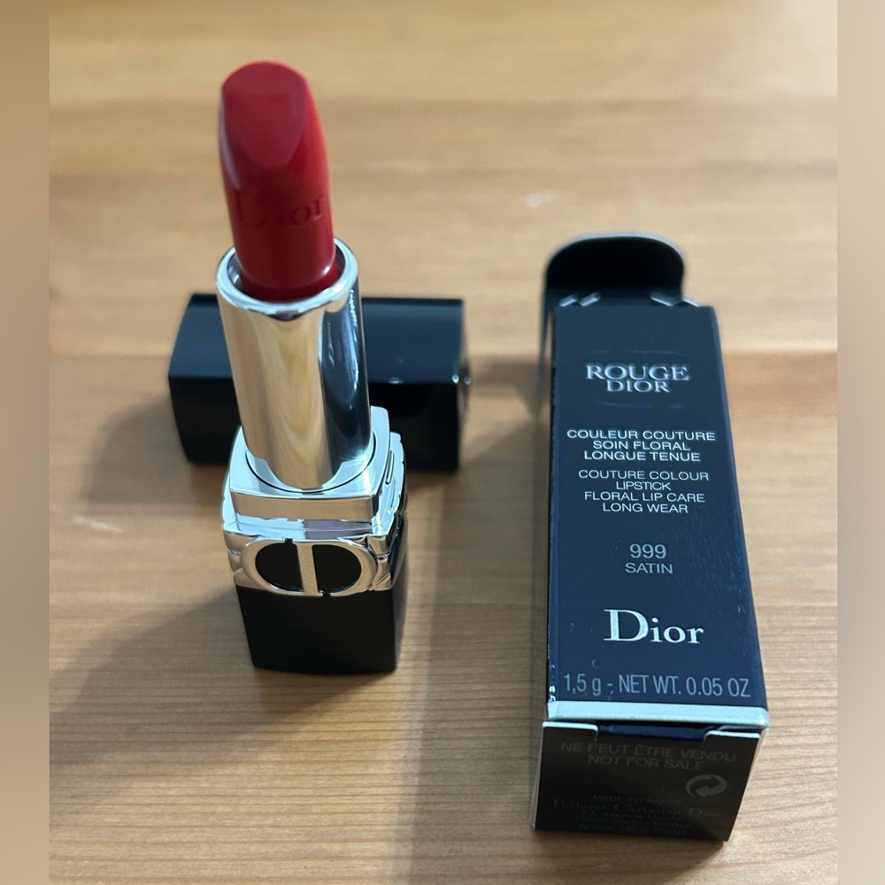 Dior mini lipstick in 999 satin red